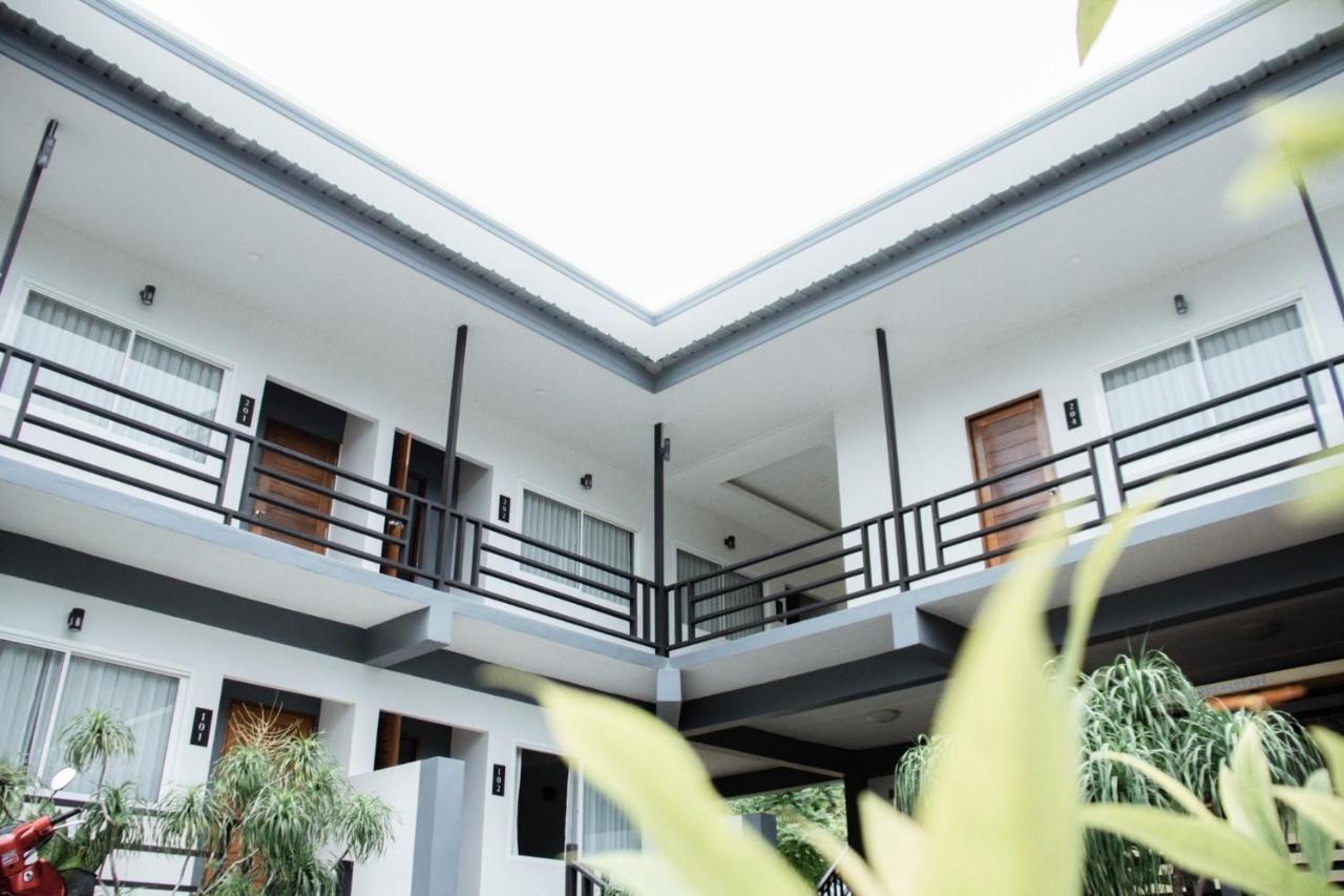 Готель Nangkam Boutique Donsak Ban Pheng Krong Номер фото